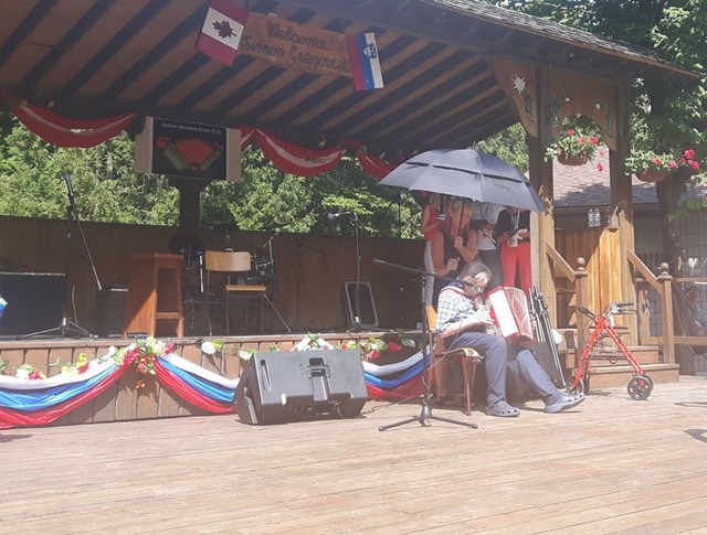 39286312_254570995178101_6549828528014098432_n