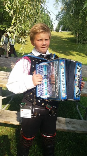 39409142_546379745779105_6063315020932972544_n