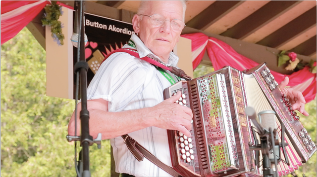 Showcaser Joe Mavec2