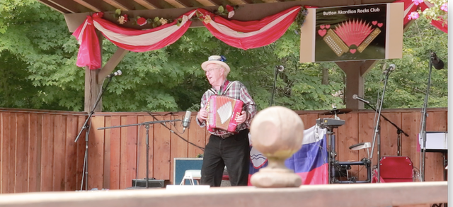 Showcaser Louis Zelko2